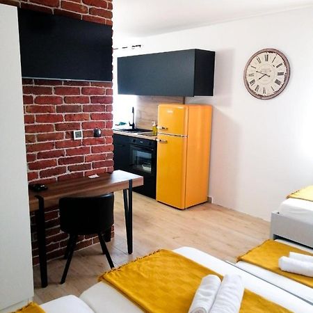 Evita Studio Apartment Karlovac Luaran gambar