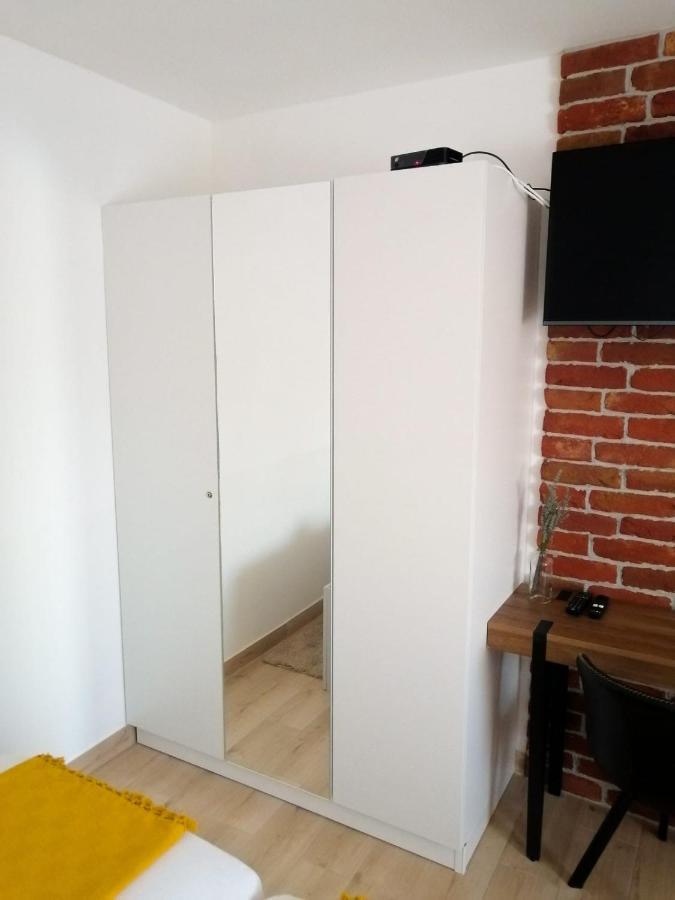 Evita Studio Apartment Karlovac Luaran gambar
