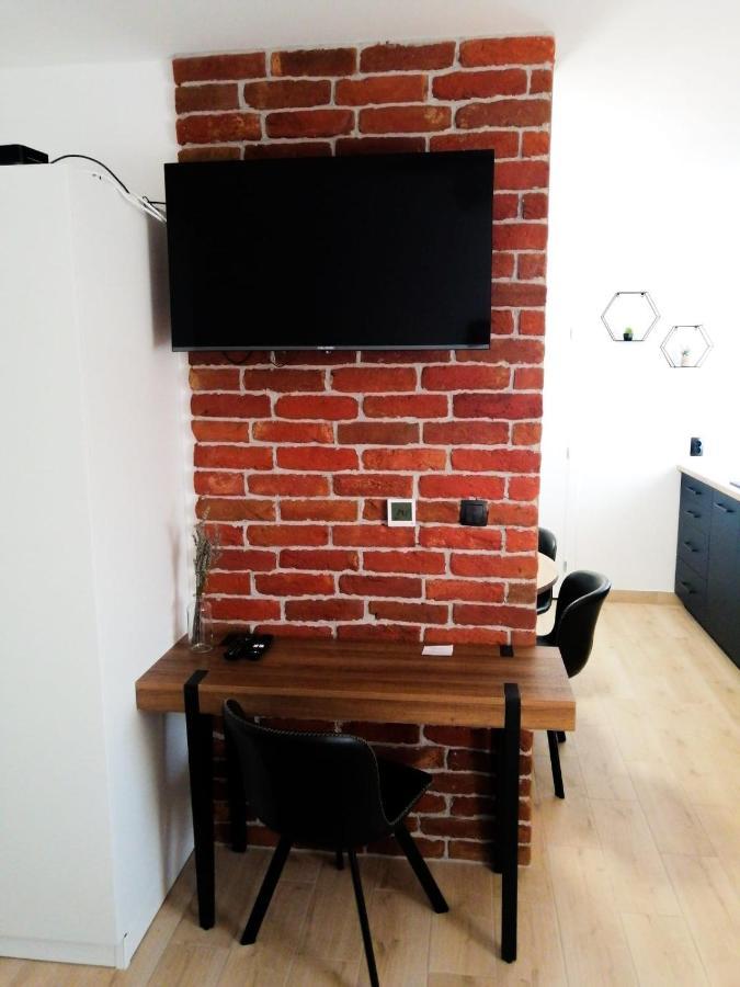 Evita Studio Apartment Karlovac Luaran gambar